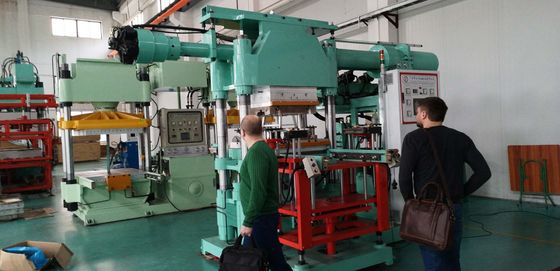 Máquina de Injeção Horizontal Ajustável Máquina de Fabricação de Isoladores de Polímero Composto