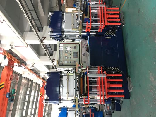 Máquina de moldagem por compressão a vácuo de borracha de silicone para fabricação de placa de sucção de silicone para alimentação de bebês