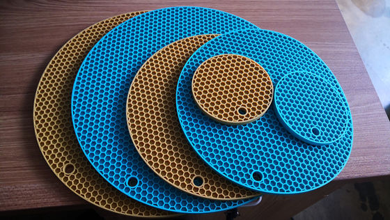 Máquinas de processamento de plásticos e borracha Máquina de prensagem hidráulica para fabricação de tapetes de silicone resistentes ao calor
